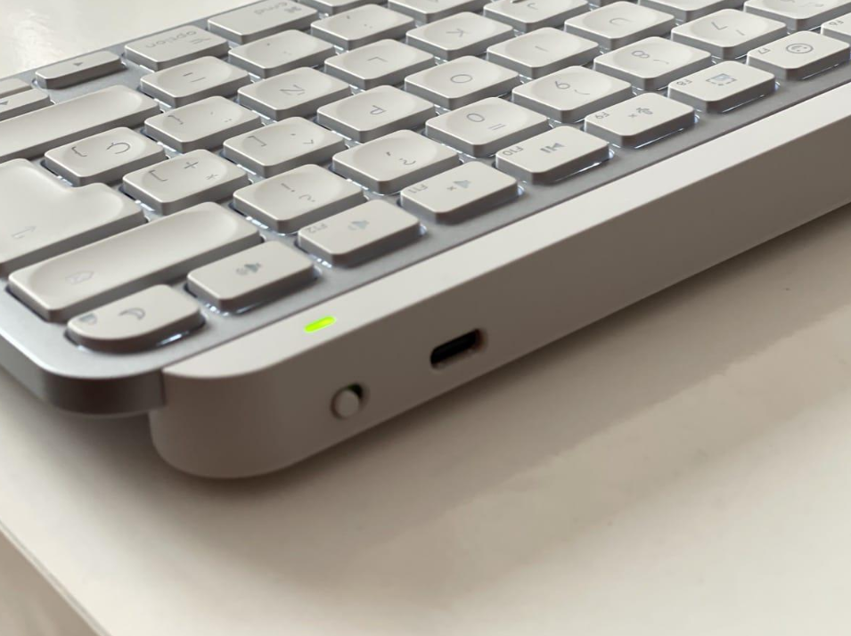 Logitech MX Keys Mini USB-C 충전